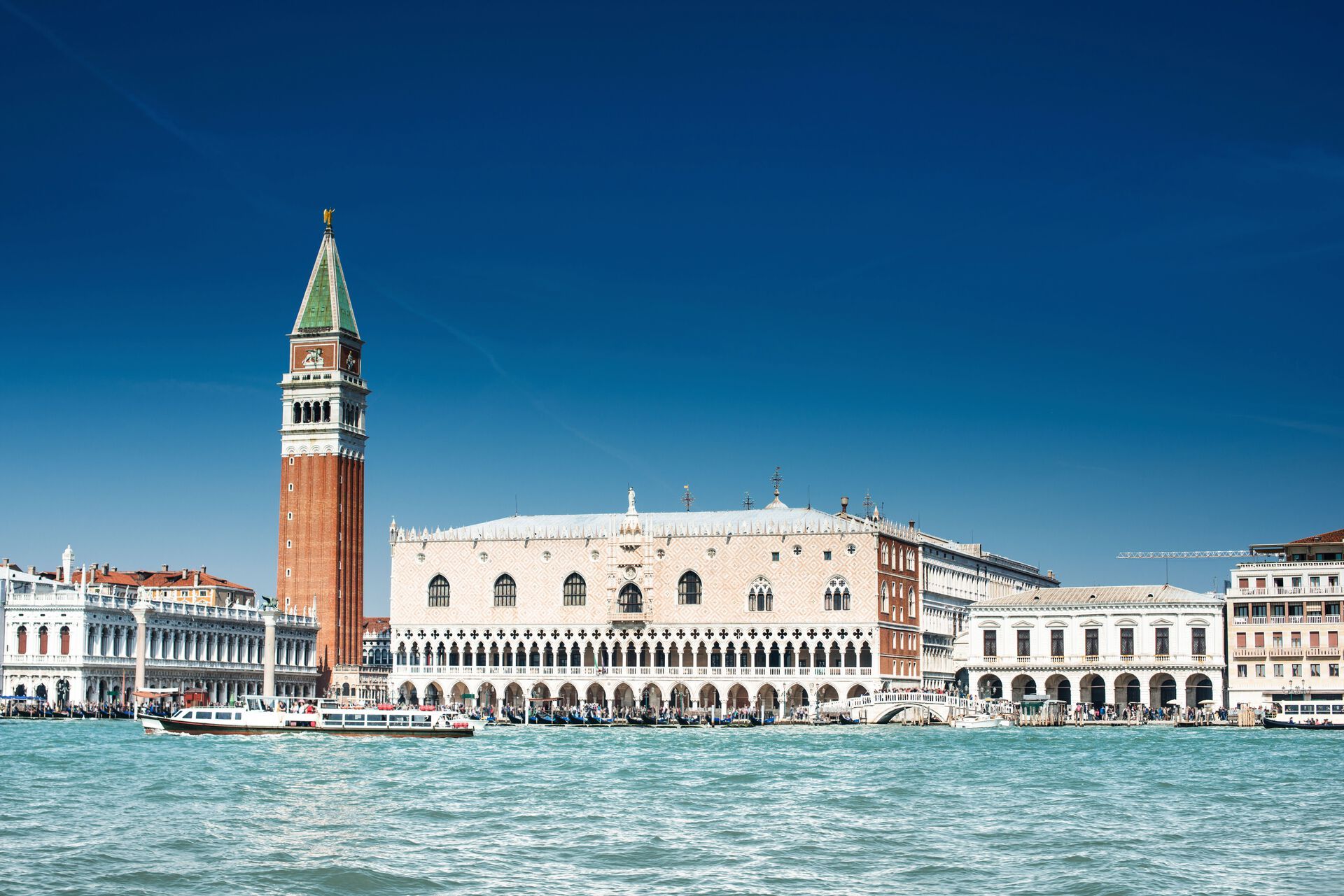 Explorer of the Seas - Perlen des östlichen Mittelmeers mit Vorübernachtungen in Venedig