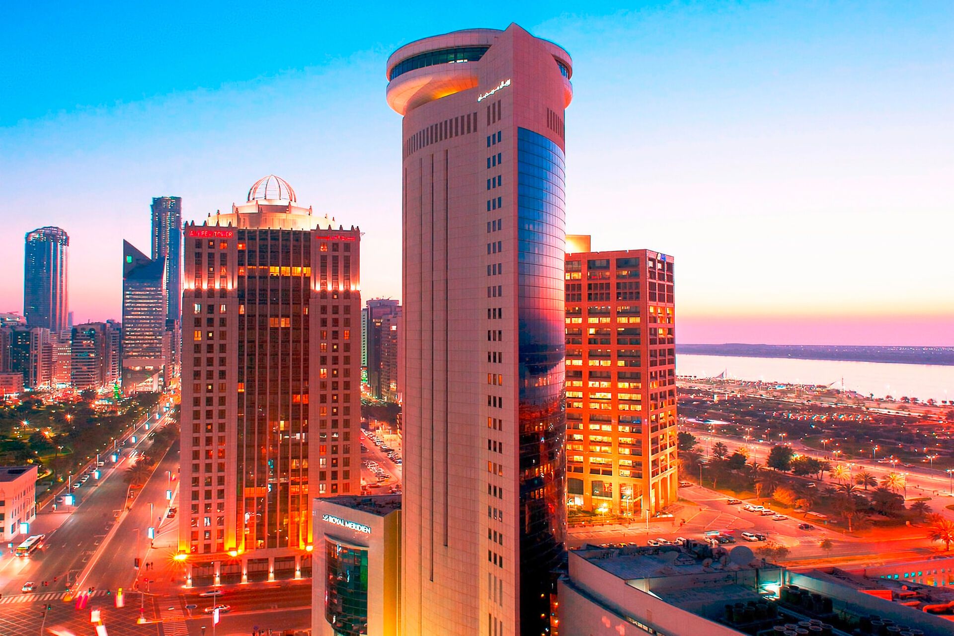 Emirate mal 3 - Bab Al Nojoum Abu Dhabi & Al Bandar Rotana Dubai Creek & Miramar Al Aqah Beach Resor