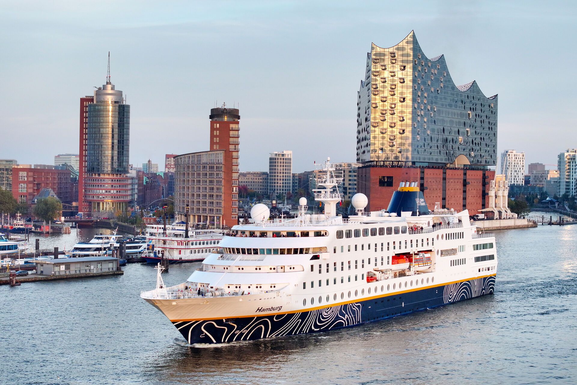 MS Hamburg – Die schönsten Häfen der Nord- und Ostsee